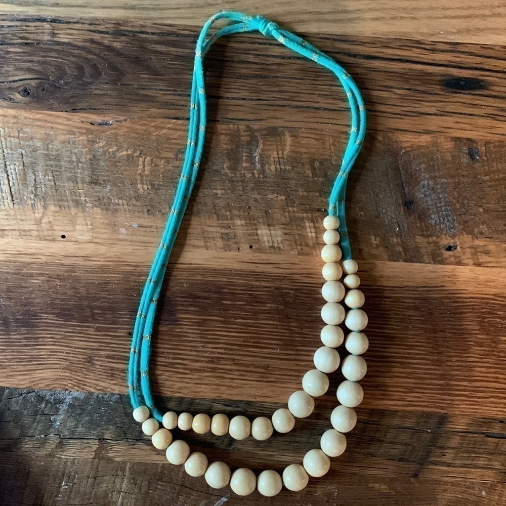 JONES Market wooden beaded necklace